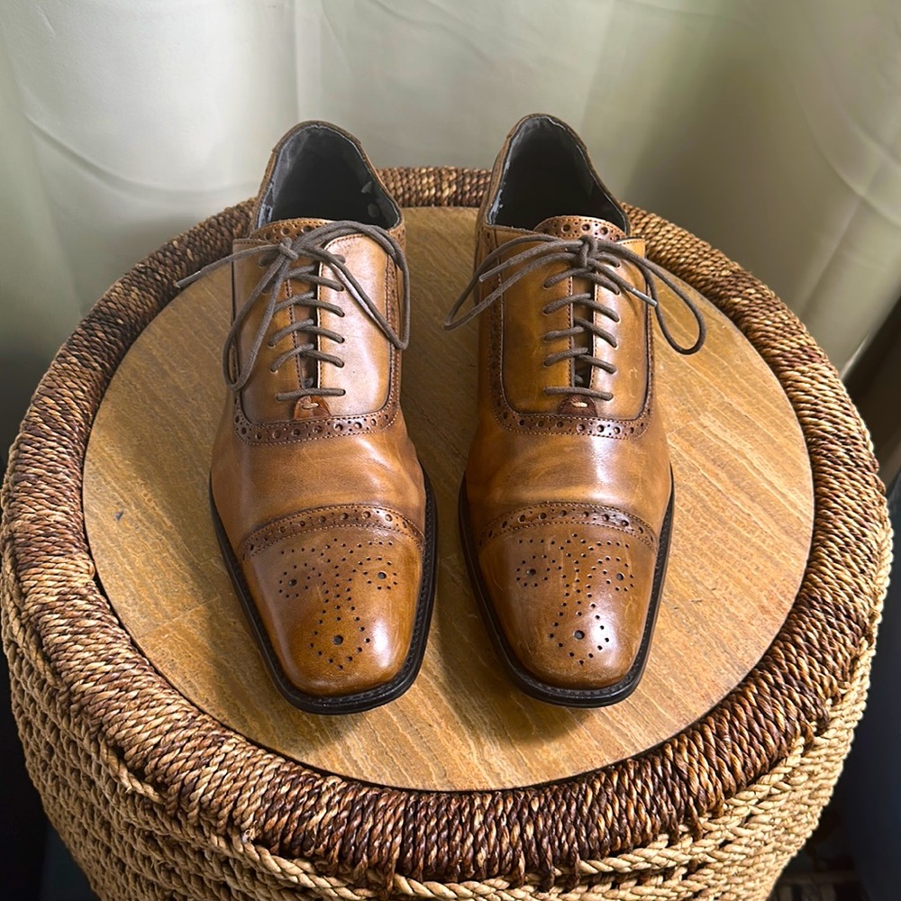 Cap toe dress shoe by 14th & Union. Size 11.5. Marbled Tan.